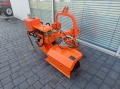 1. Glebogryzarka podkoronowa z mechanizmem omijania przeszkód Agrotrak Żurawica.jpg