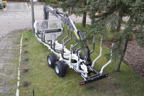 2. Przyczepa leśna Waryński 10 T żuraw 7,2 m PL10 ZL7,2 Agrotrak Żurawica.jpg