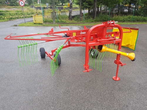 1. Zgrabiarka karuzelowa Mesko-Rol  Z-420 Agro-Trak Żurawica.jpg