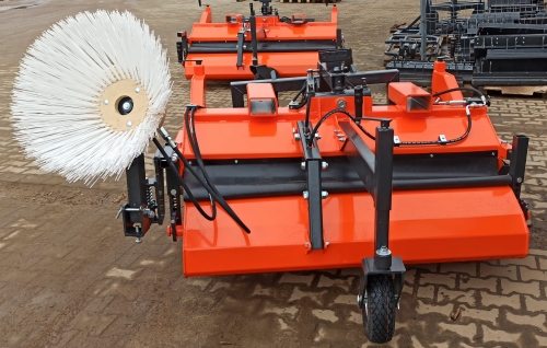 1 Zamiatarka do ciągnika Metal Technik TOP MT 1,6 m, 1,8 m, 2,0 m, 2,2 m, 2,4 m  Agrotrak Żurawica.jpg